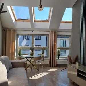 https://apartament-miodowa-street.krakowhotelspoland.com
